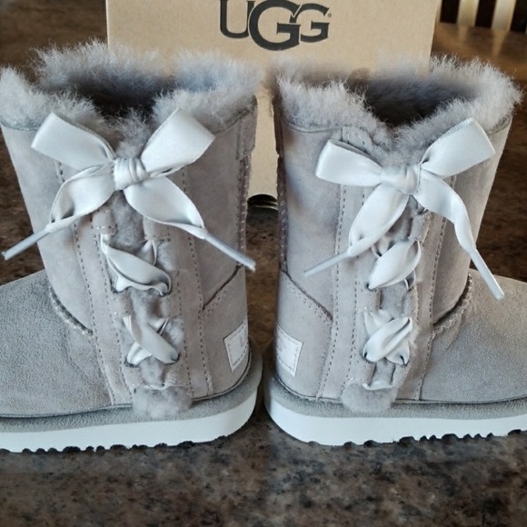 🔥NWT & NIB authentic waterproof UGG BOOTS🔥 - Picture 2 of 6